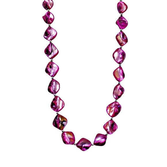 Purple shell bead necklace made with natural shape shell beads and silver beads - Picture 5 of 11